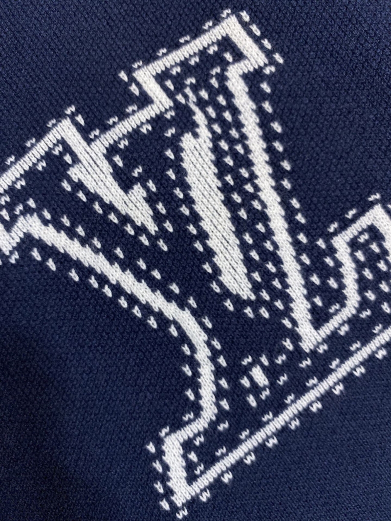 l0vis Vvtt0n outwear